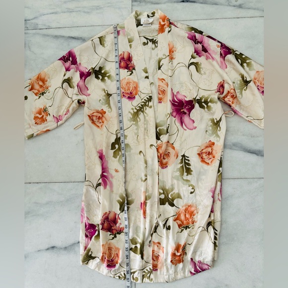 Vintage L.A. Intimates Floral Satin Kimono Robe Size Medium - Picture 5 of 8